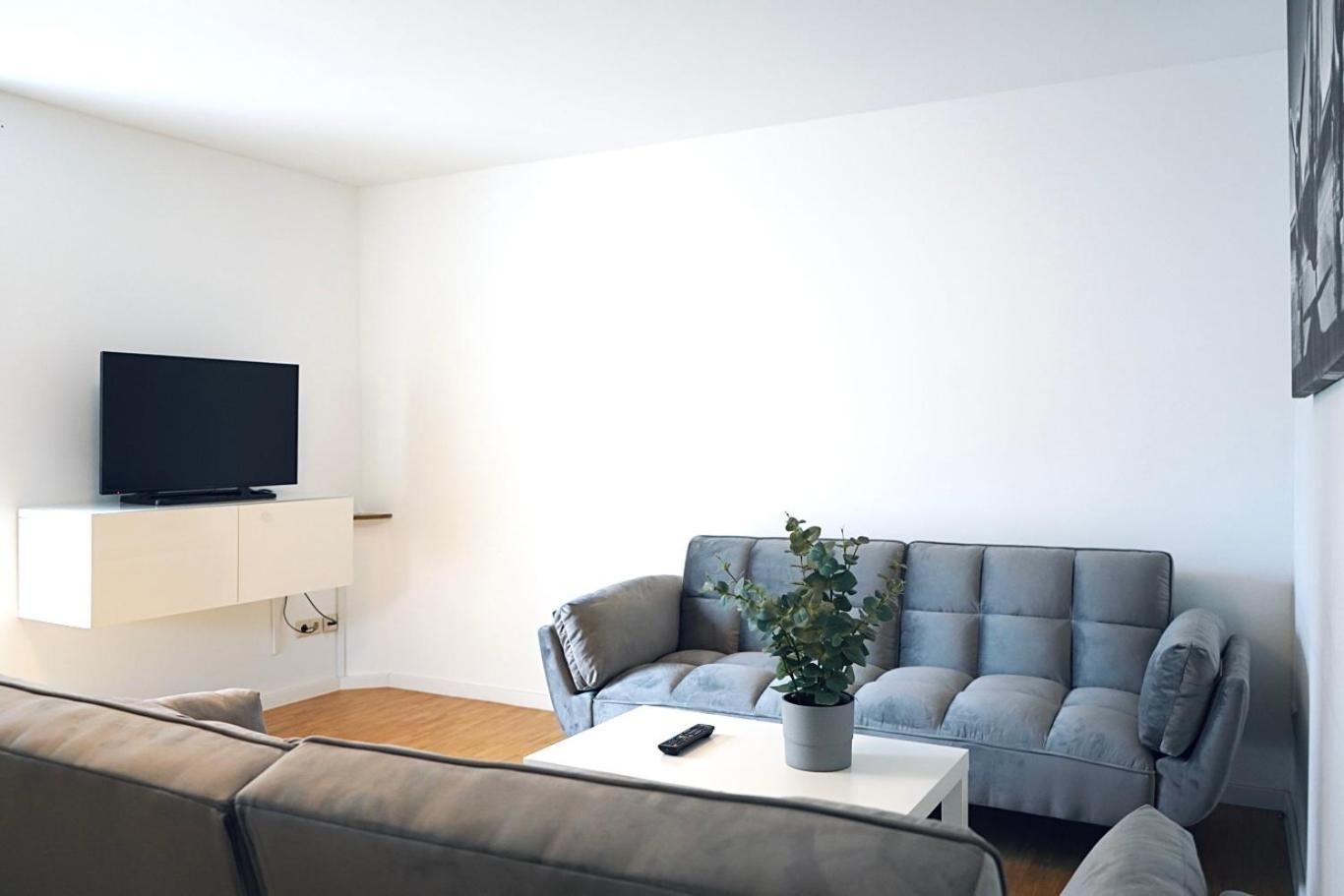 Stilvolles Apartment In Stadtnaehe-Parkplatz- 4 Personen- Balkon Вольфсбург Екстер'єр фото