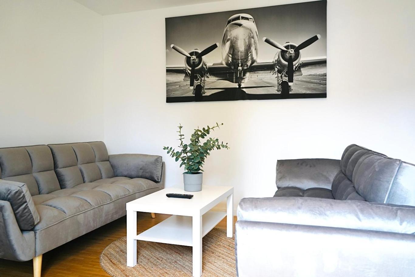 Stilvolles Apartment In Stadtnaehe-Parkplatz- 4 Personen- Balkon Вольфсбург Екстер'єр фото