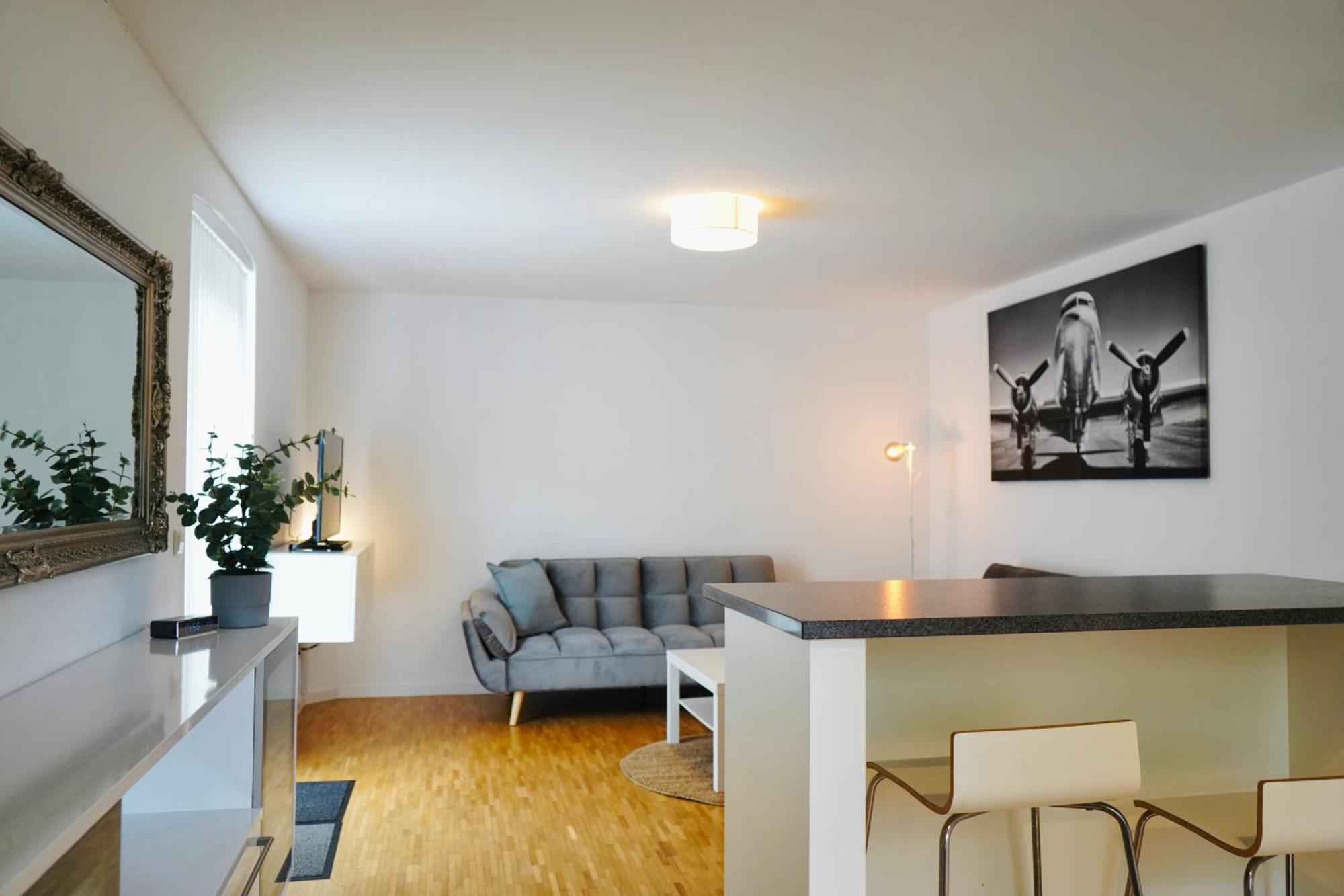 Stilvolles Apartment In Stadtnaehe-Parkplatz- 4 Personen- Balkon Вольфсбург Екстер'єр фото