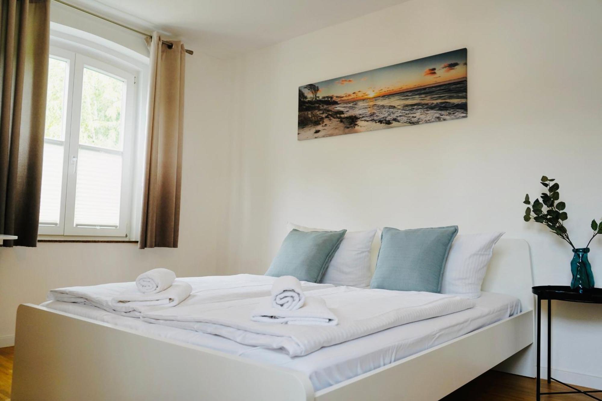 Stilvolles Apartment In Stadtnaehe-Parkplatz- 4 Personen- Balkon Вольфсбург Екстер'єр фото